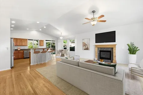 1039 Newcastle Street Medford OR 97501