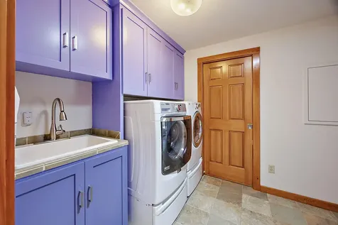 1000 Strawberry Lane Ashland OR 97520