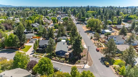 172 SW Roosevelt Avenue Bend OR 97702