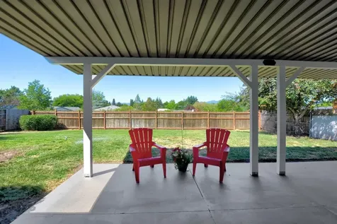 2061 Serenity Drive Medford OR 97504