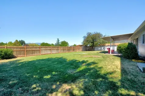 2061 Serenity Drive Medford OR 97504
