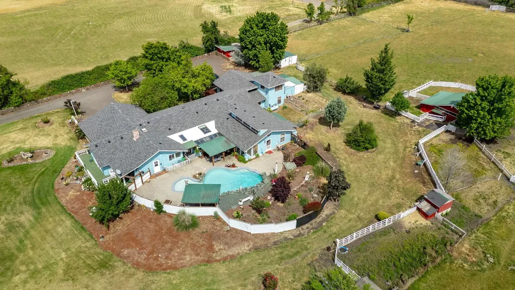 451 E Ashland Lane Ashland OR 97520