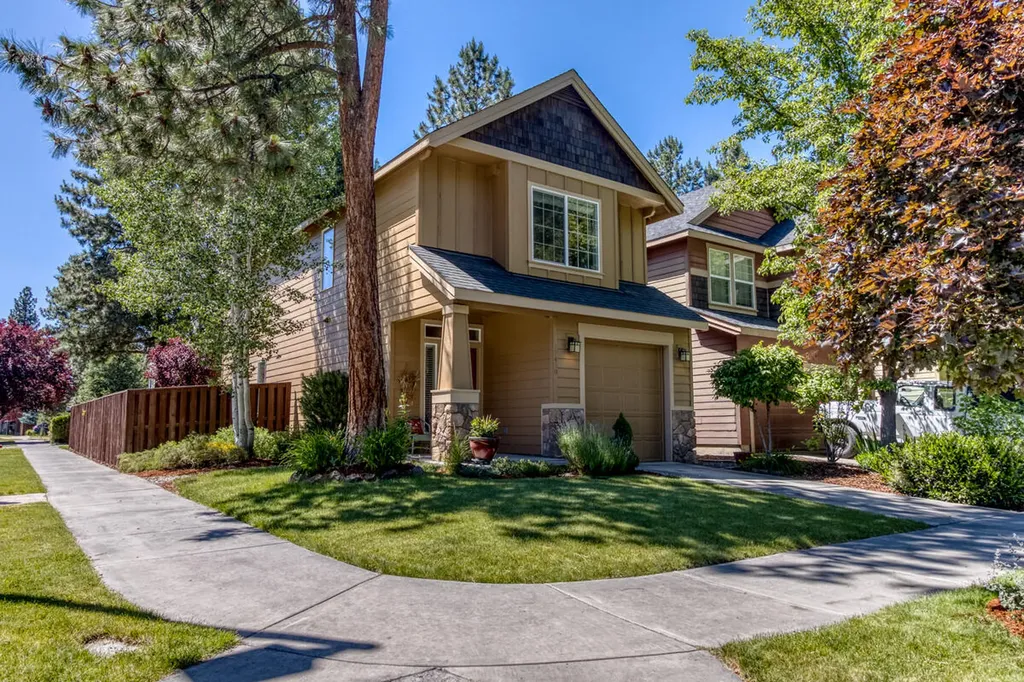 19430 Hollygrape Street Bend OR 97702