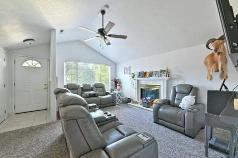 934 Juanita Way Central Point OR 97502
