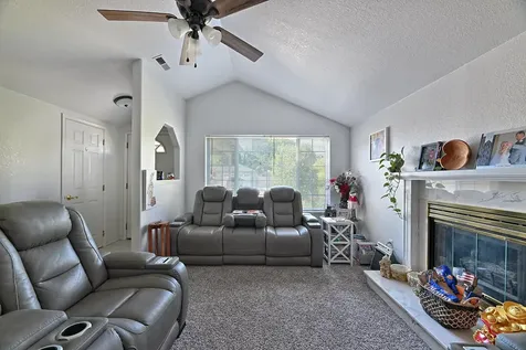 934 Juanita Way Central Point OR 97502