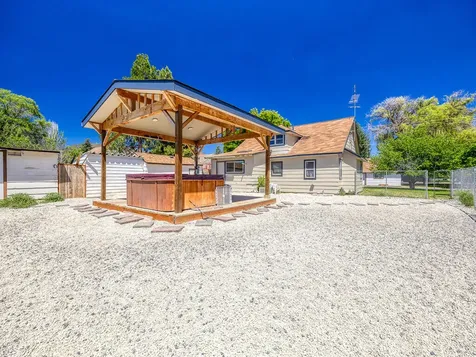 2556 Homedale Road Klamath Falls OR 97603