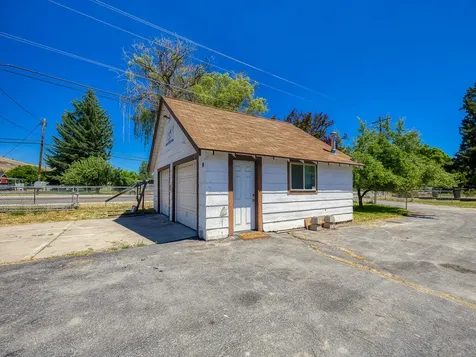 2556 Homedale Road Klamath Falls OR 97603