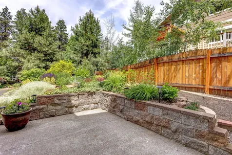 1850 NE Berg Way Bend OR 97701