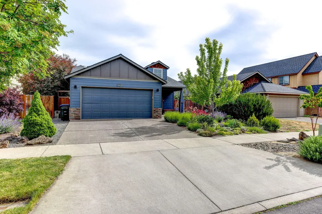 2883 NE Jackdaw Drive Bend OR 97701