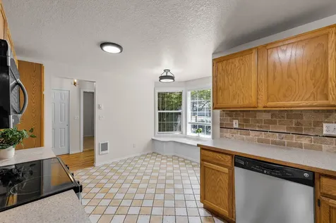 3027 SW Salmon Avenue Redmond OR 97756