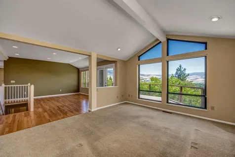 135 Scenic Drive Ashland OR 97520