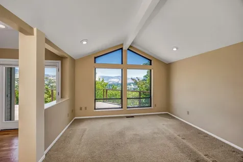 135 Scenic Drive Ashland OR 97520