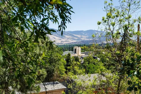 135 Scenic Drive Ashland OR 97520