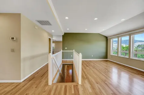 135 Scenic Drive Ashland OR 97520