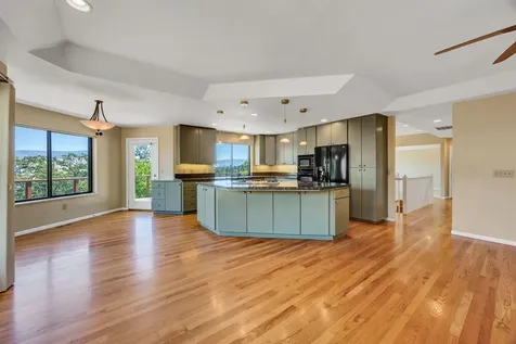 135 Scenic Drive Ashland OR 97520