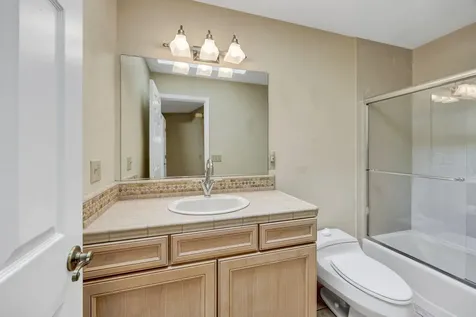 135 Scenic Drive Ashland OR 97520