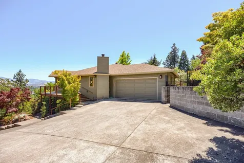135 Scenic Drive Ashland OR 97520