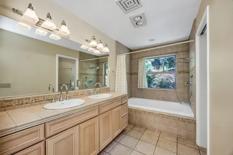 135 Scenic Drive Ashland OR 97520