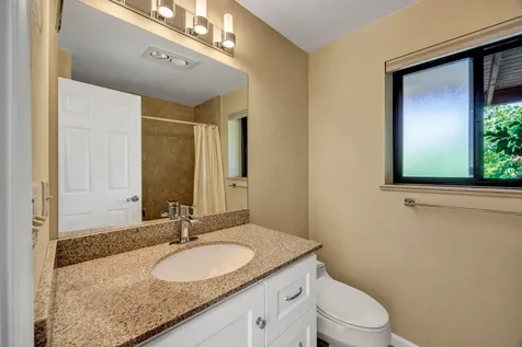 135 Scenic Drive Ashland OR 97520
