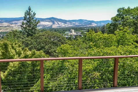 135 Scenic Drive Ashland OR 97520