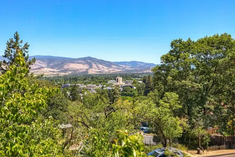 135 Scenic Drive Ashland OR 97520