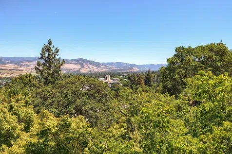 135 Scenic Drive Ashland OR 97520