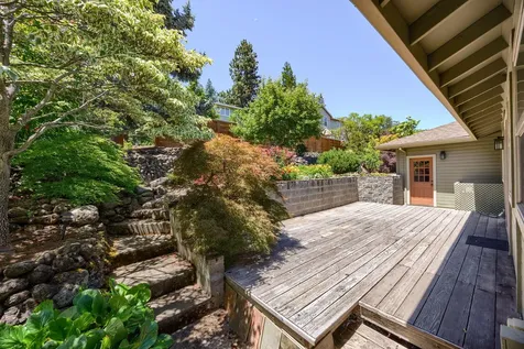 135 Scenic Drive Ashland OR 97520