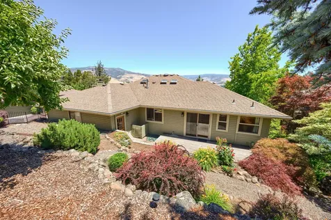 135 Scenic Drive Ashland OR 97520