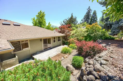 135 Scenic Drive Ashland OR 97520