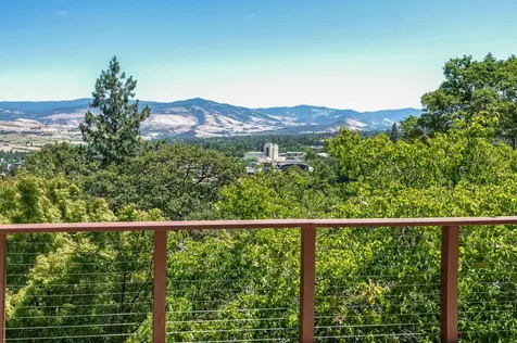 135 Scenic Drive Ashland OR 97520