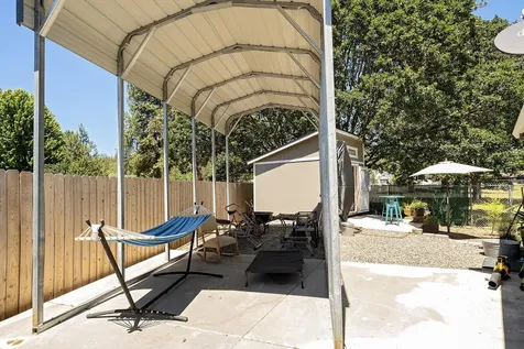 1005 Celtic Circle Shady Cove OR 97539