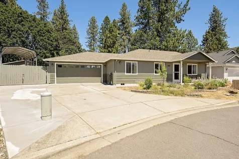 1005 Celtic Circle Shady Cove OR 97539