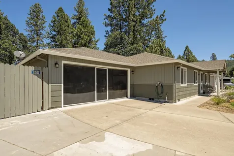 1005 Celtic Circle Shady Cove OR 97539
