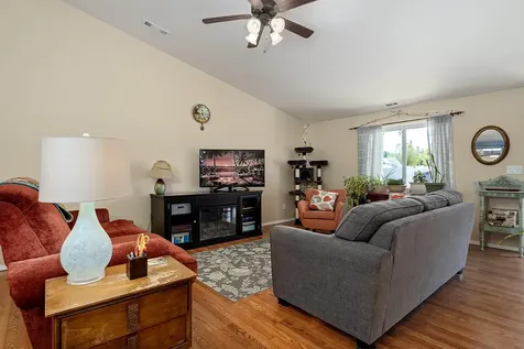1005 Celtic Circle Shady Cove OR 97539