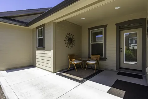 566 Windsong Way Medford OR 97504
