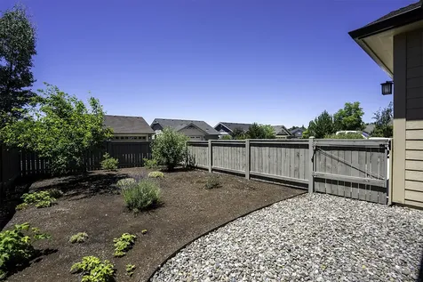 566 Windsong Way Medford OR 97504