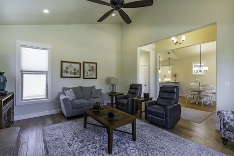 566 Windsong Way Medford OR 97504