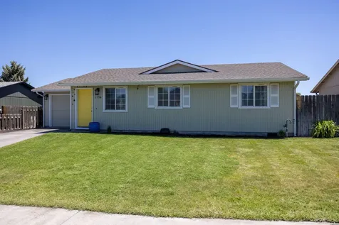 1736 SW 35th Street Redmond OR 97756