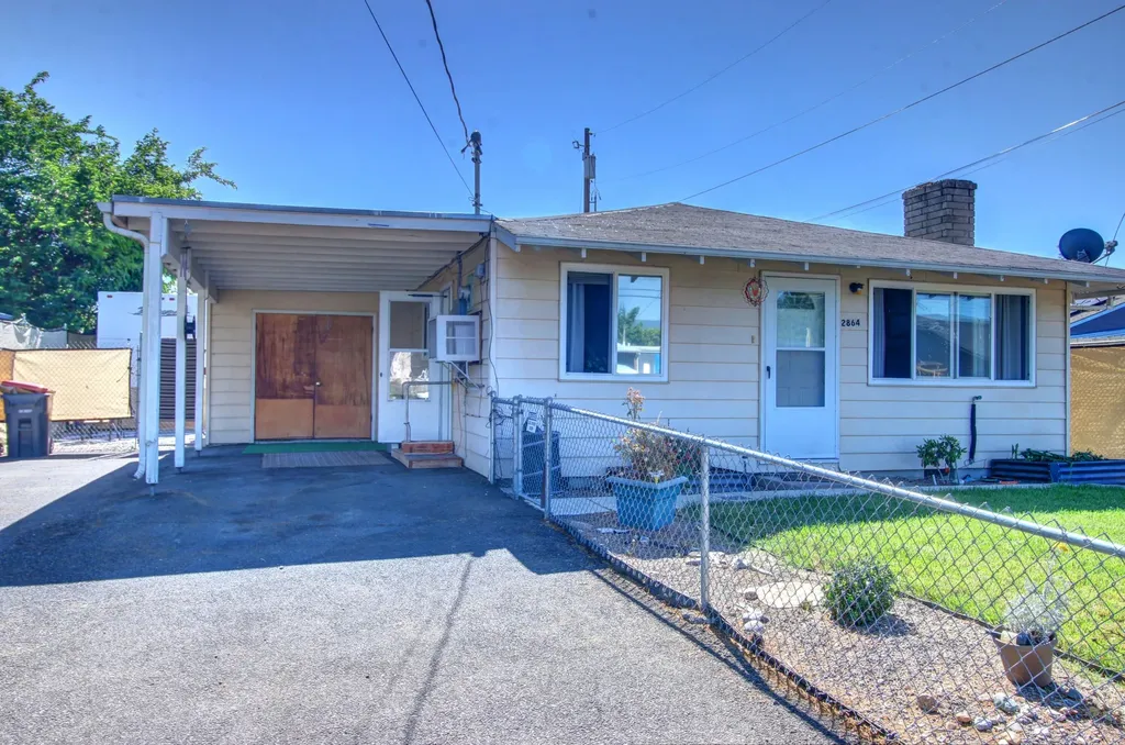 2864 Howard Avenue Medford OR 97501