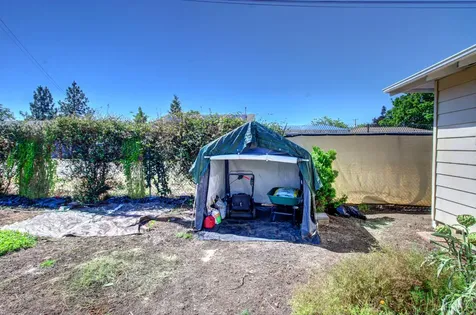 2864 Howard Avenue Medford OR 97501