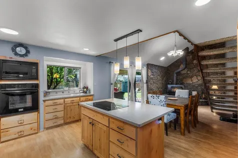 21093 Gardenia Avenue Bend OR 97702