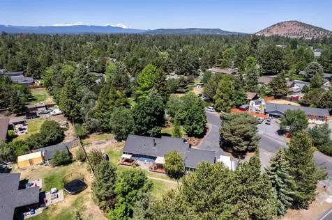 21093 Gardenia Avenue Bend OR 97702