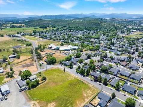 1070 Havenwood Drive Eagle Point OR 97524
