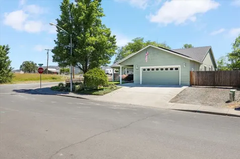 1070 Havenwood Drive Eagle Point OR 97524