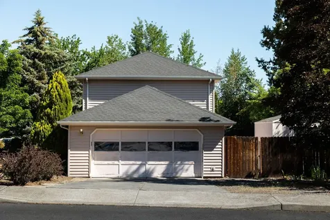 3082 NE Madison Avenue Bend OR 97701