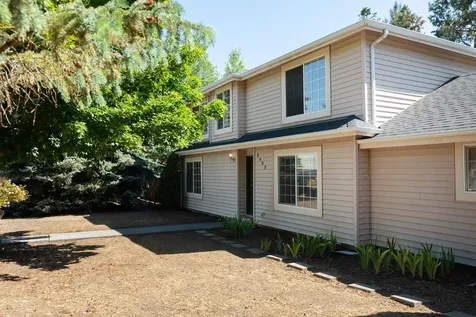 3082 NE Madison Avenue Bend OR 97701