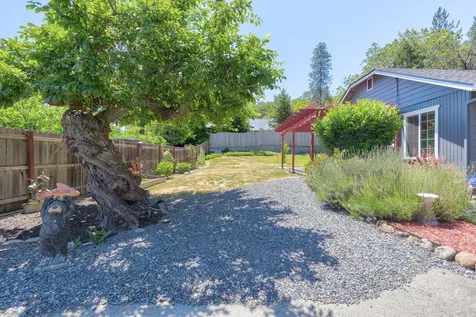 411 NW Pleasant View Drive Grants Pass OR 97526