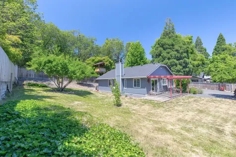 411 NW Pleasant View Drive Grants Pass OR 97526