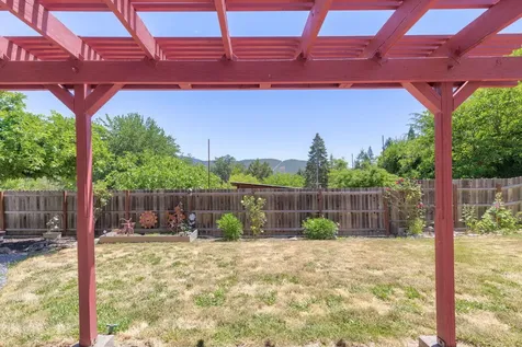 411 NW Pleasant View Drive Grants Pass OR 97526