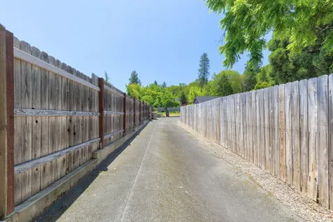 411 NW Pleasant View Drive Grants Pass OR 97526